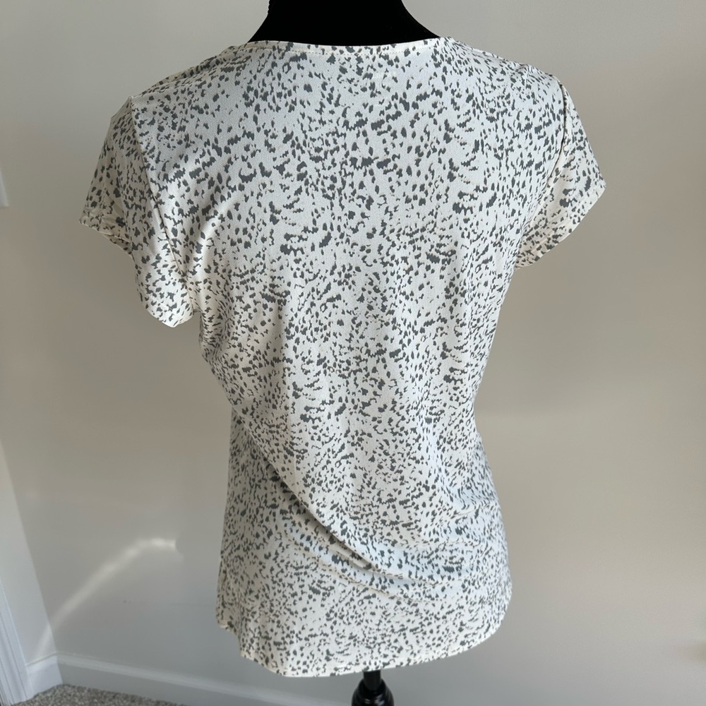 Women’s Express Patterned Tee - image 4